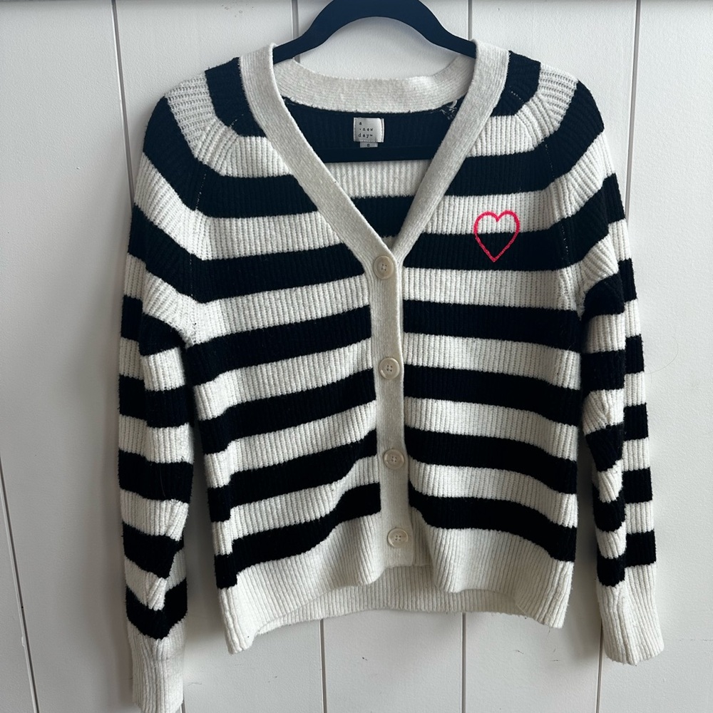 A NEW DAY heart cardigan